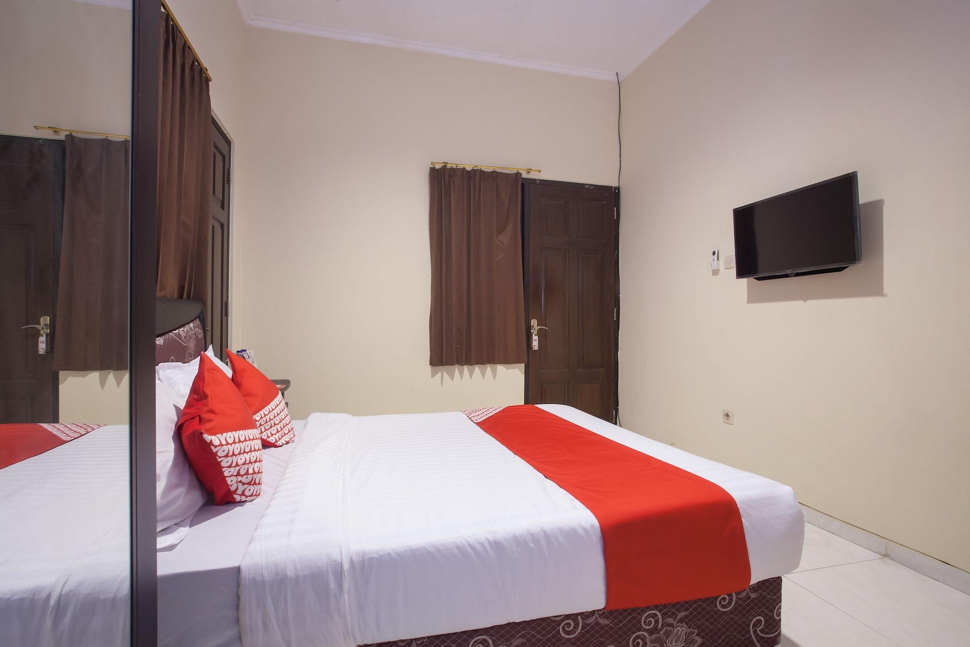 Reddoorz At Graha 99 Simomulyo Hotel Surabaya Eksteriør billede