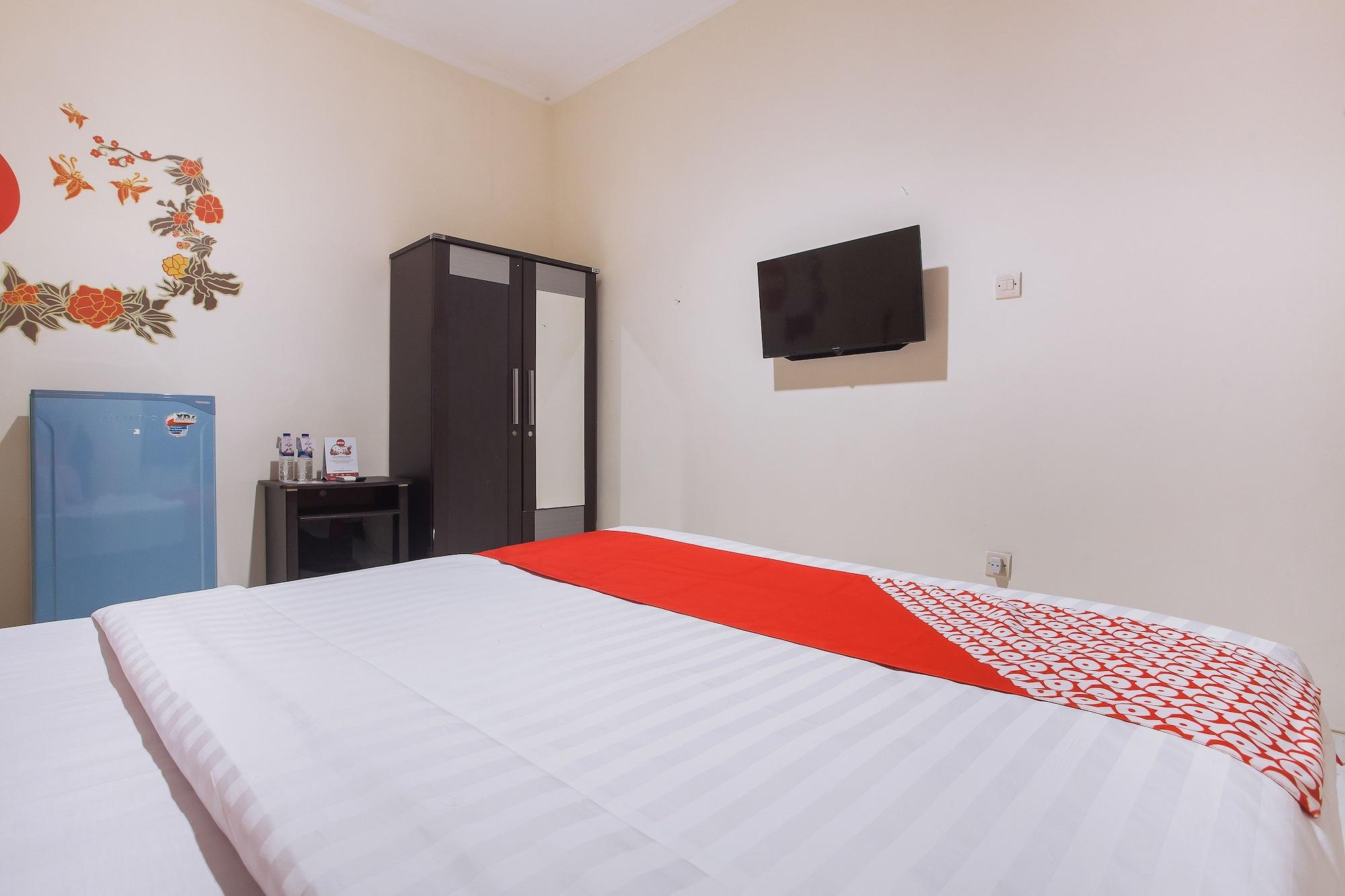 Reddoorz At Graha 99 Simomulyo Hotel Surabaya Eksteriør billede